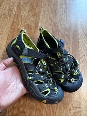 Keen Kids Black and Lime Sport Sandals